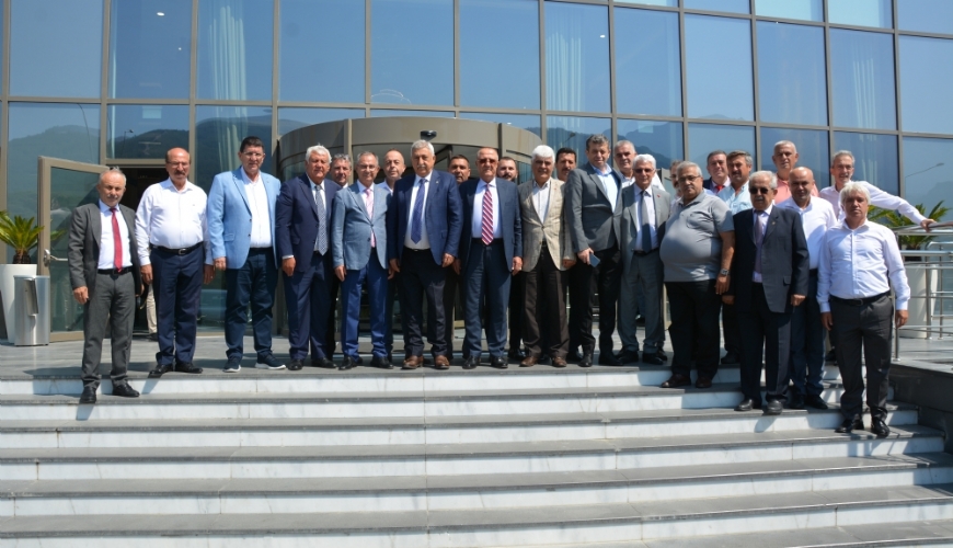 TESK Genel Bakan Bendevi Palandken Manisa'da oda bakanlaryla bulutu